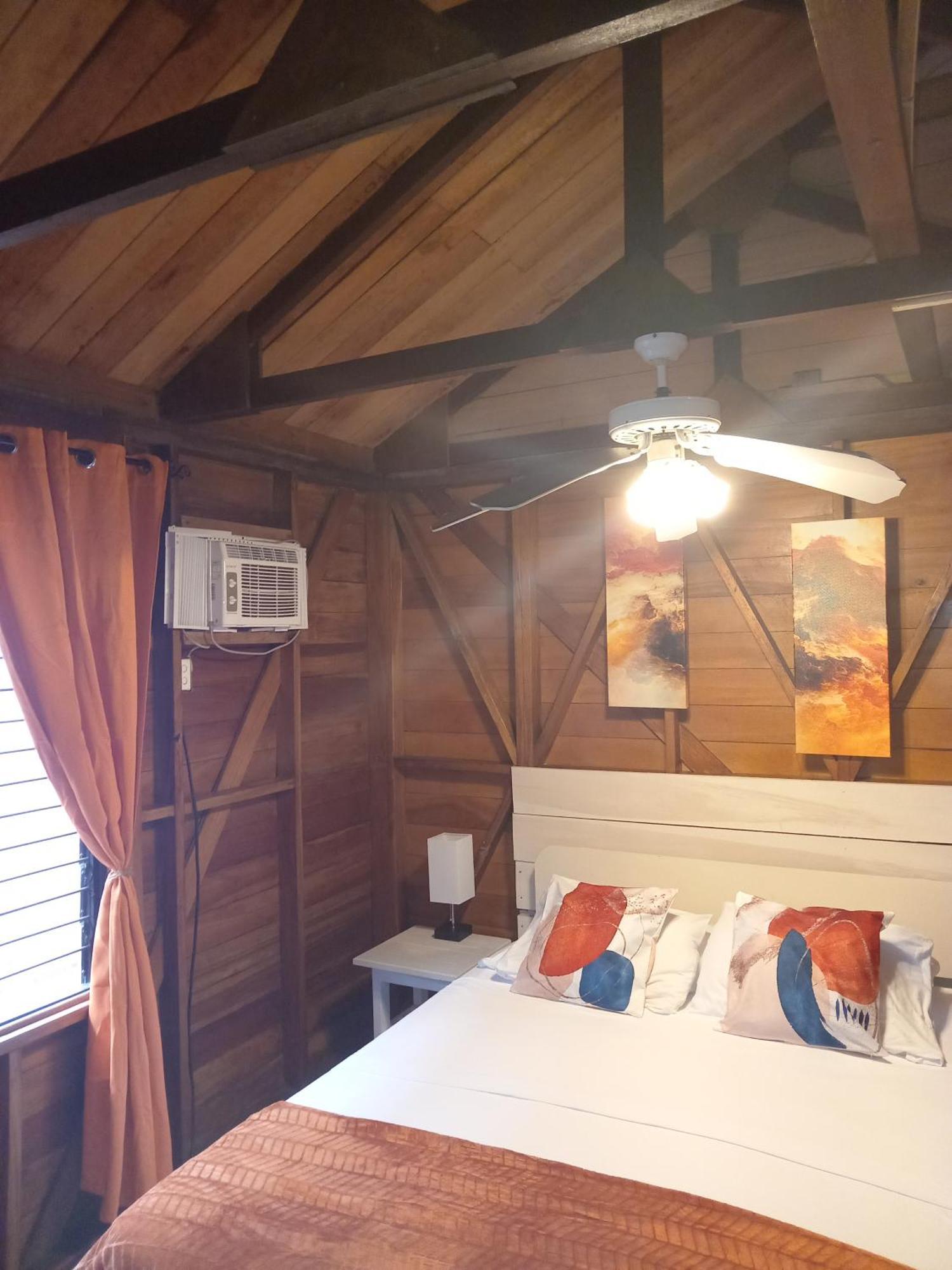 Villa Bahia Del Sol โบกัสทาวน์ ภายนอก รูปภาพ