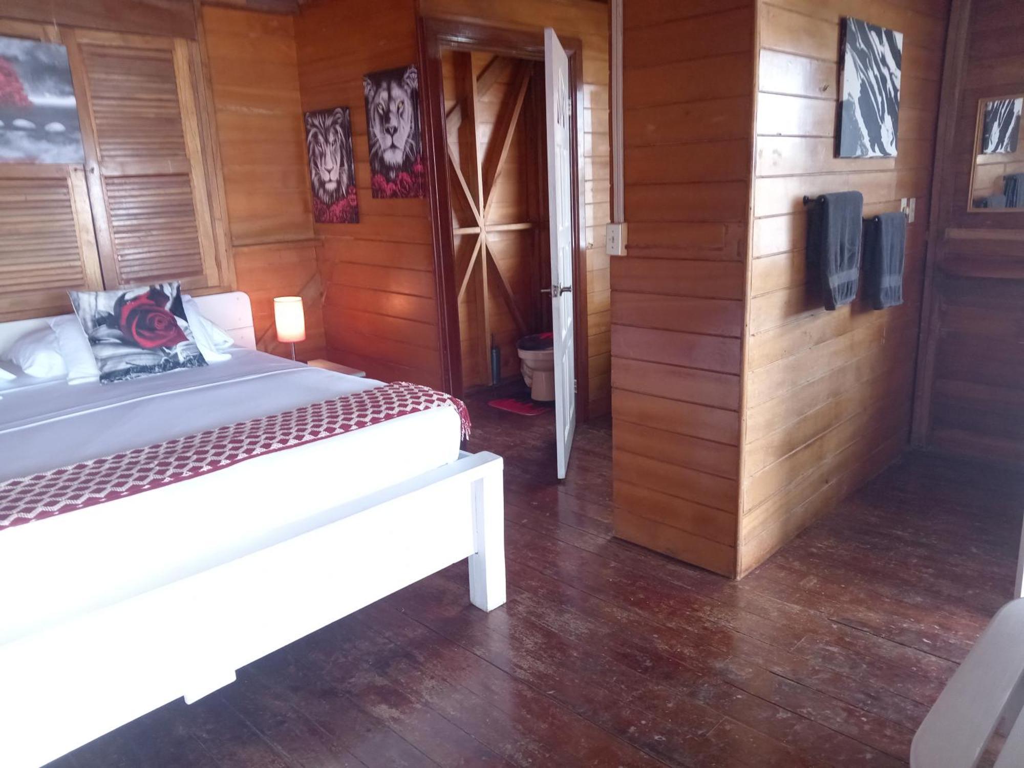 Villa Bahia Del Sol โบกัสทาวน์ ภายนอก รูปภาพ