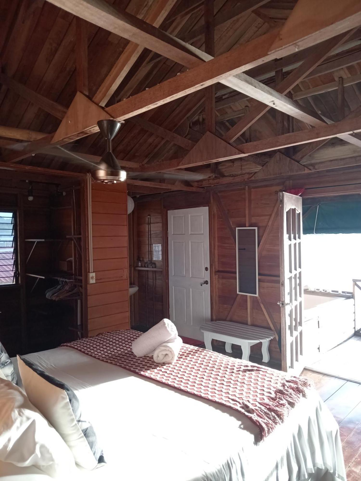 Villa Bahia Del Sol โบกัสทาวน์ ห้อง รูปภาพ